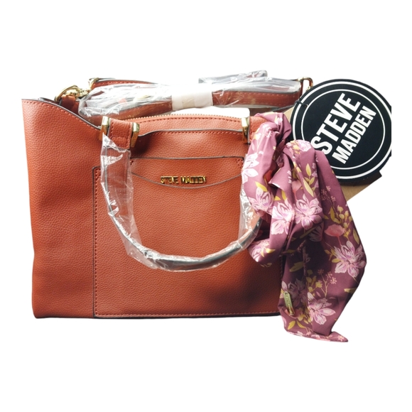 Steve Madden B Parker Crossbody Handbag - Picture 2 of 13